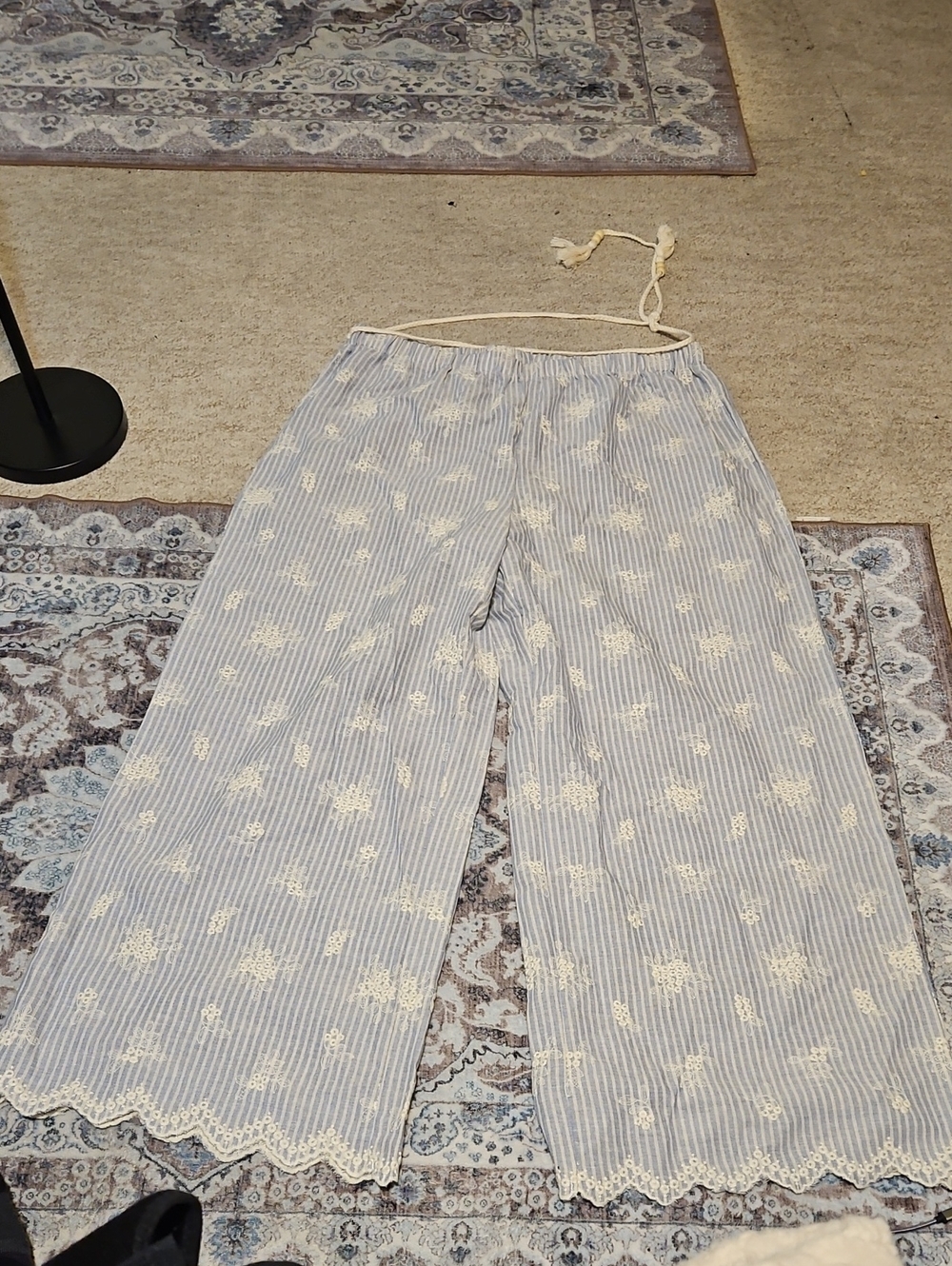 SHEIN Blue Striped Wide-Leg Pants with White Lace Embroidery